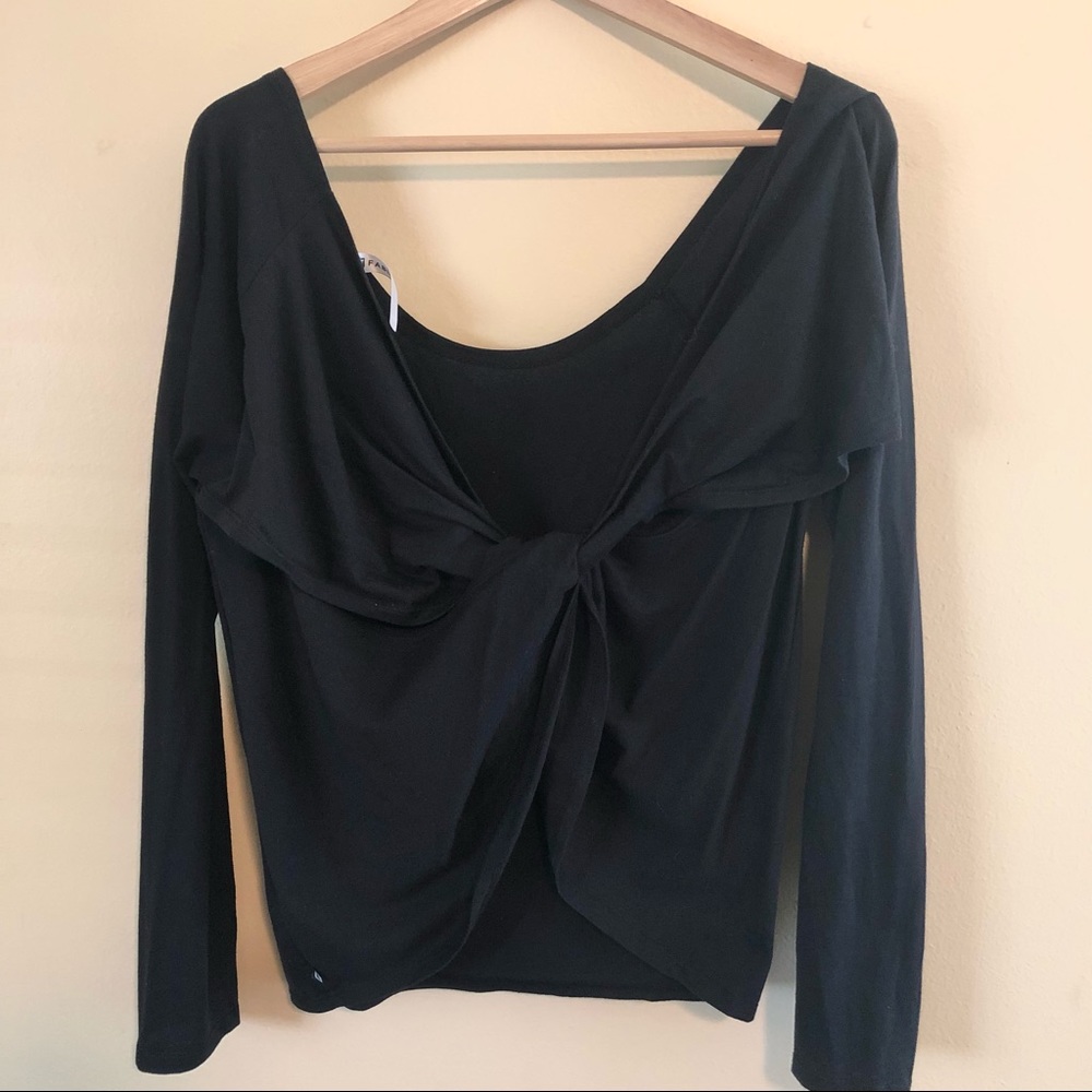 Fabletics Aviana twist back long sleeve tee